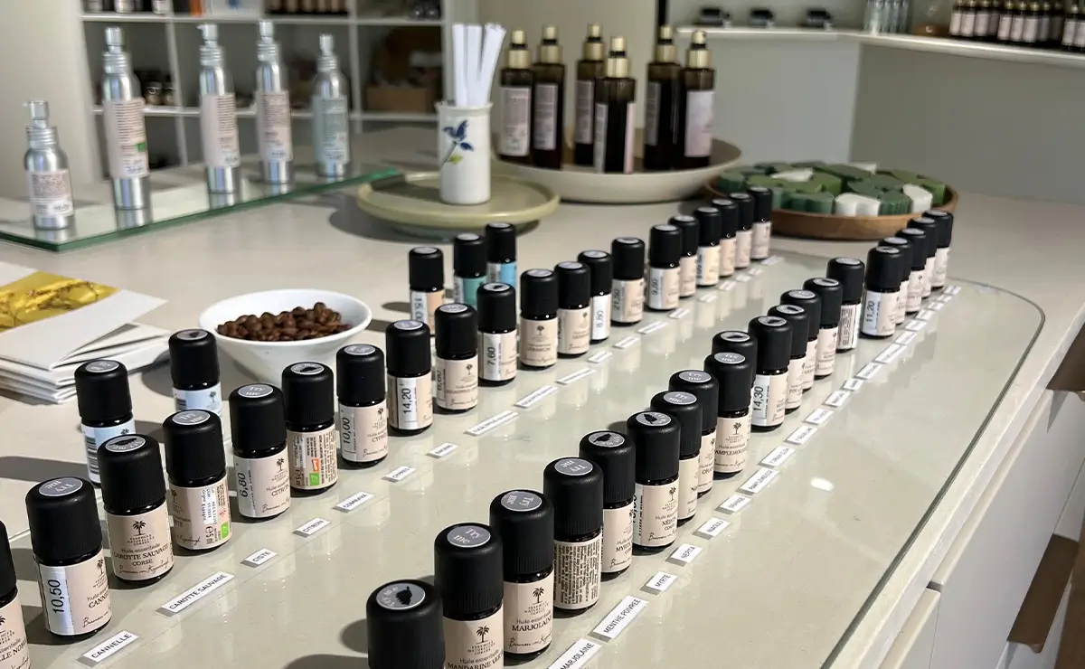 Aufguss Masters - Visita alla distilleria Essences Naturelles Corses